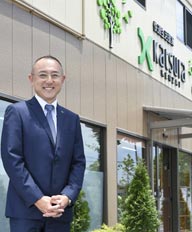 桂建材店　社長　小原弘也